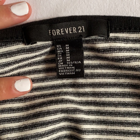 Black/white Crop top - Picture 3 of 3